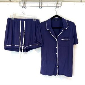 Aranee women’s Pajama set. Shorts  sz M. Rayon.  Blue white trim